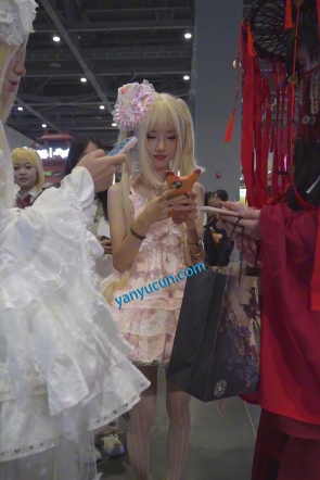 (BC-AA-672)两次CD服装展台模特小姐姐..花纹白丝前后拍