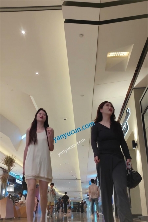 XM527白色连衣裙美女和闺蜜逛街，绿色蕾丝窄内